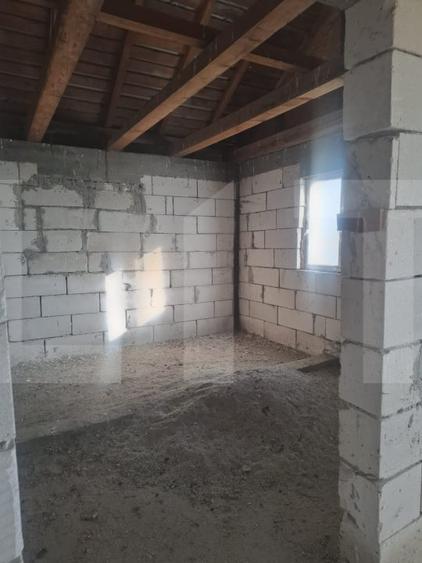 Casă individuală cu 8 camere cu Teren 1133 Mp în Curtișoara