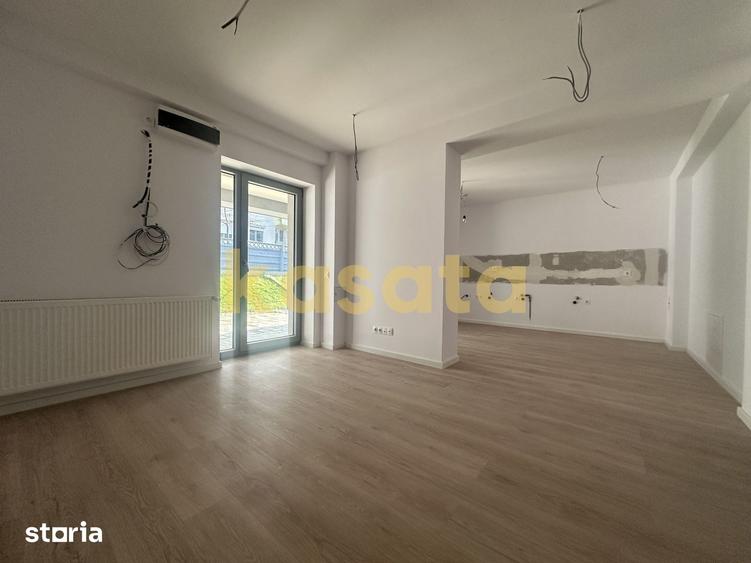 Apartament cu 3 camere în Tei