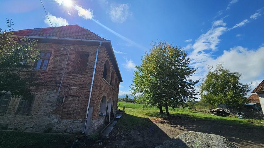 Casă cu 3 camere în Sălașu de Sus