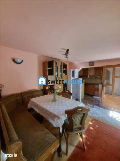 Casă cu 6 camere cu Teren 900 Mp în Șinca
