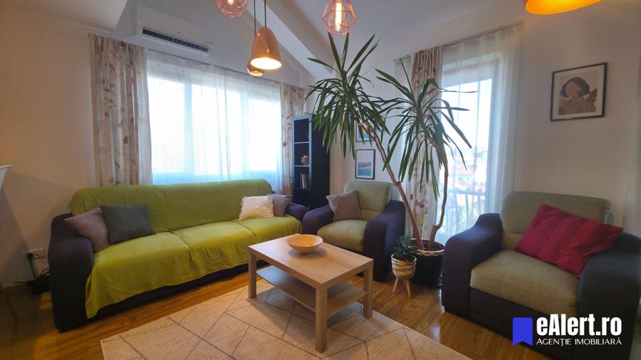 Apartament cu 3 camere decomandat în Dămăroaia