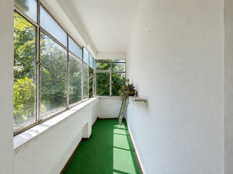 Apartament cu 3 camere decomandat în Păcii