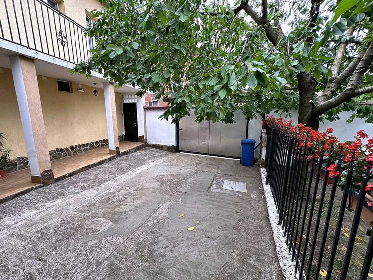 Casă cu 4 camere în Ultracentral