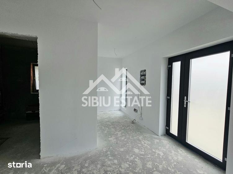 Casă cu 4 camere cu Teren 500 Mp în Șelimbăr