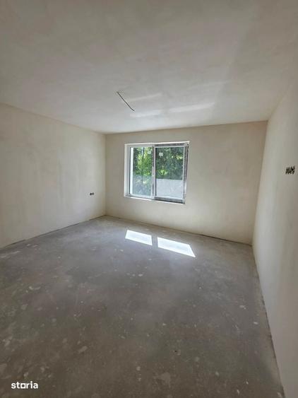 Casă cu 3 camere cu Teren 400 Mp în Central