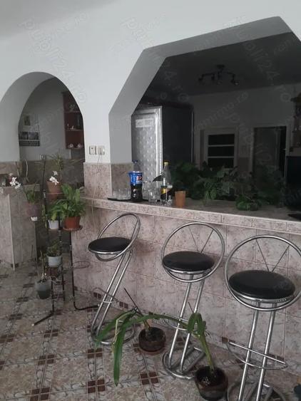 Casă cu 4 camere în Semicentral