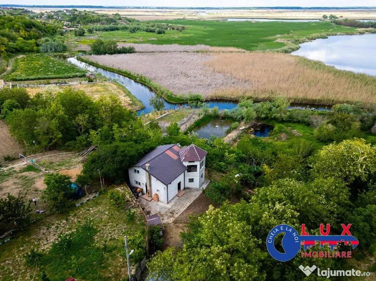 Casă cu 4 camere cu Teren 326 Mp în Somova