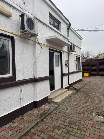 Casă cu 3 camere cu Garaj în Rahova