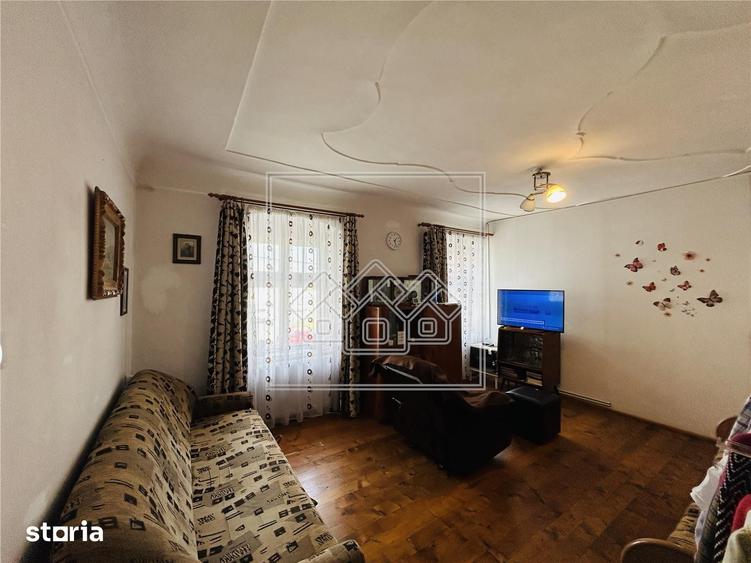 Apartament cu 3 camere în Ultracentral