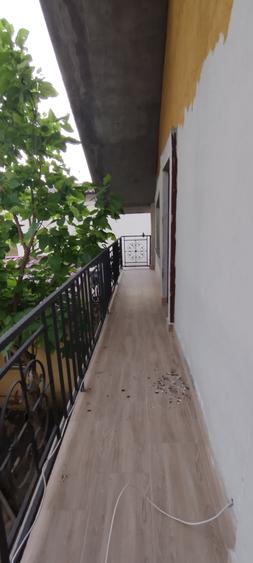 Casă cu 5 camere cu Teren 468 Mp în Lazu