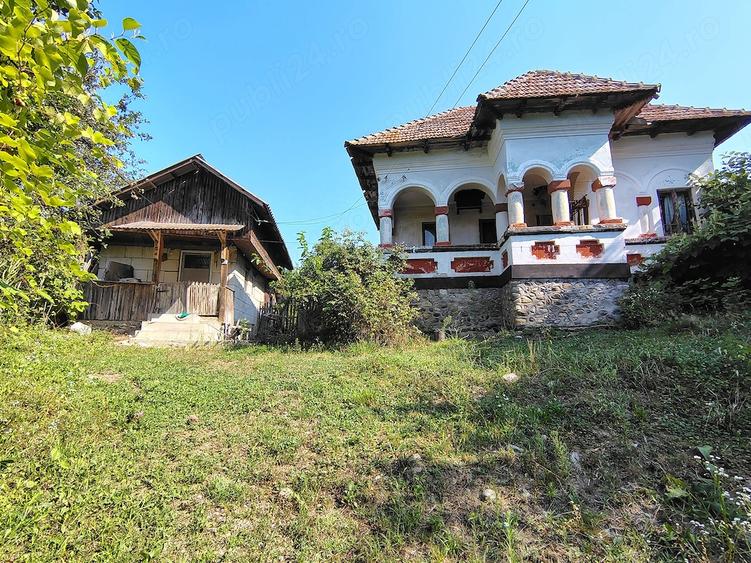 Casă cu Teren 1100 Mp în Stroești