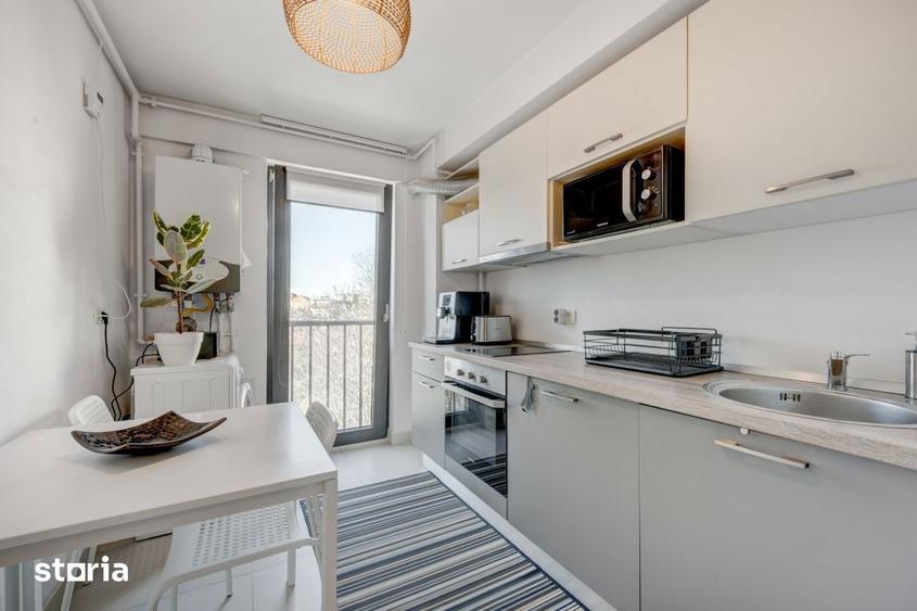 Apartament cu 2 camere, mobilat în Victoriei