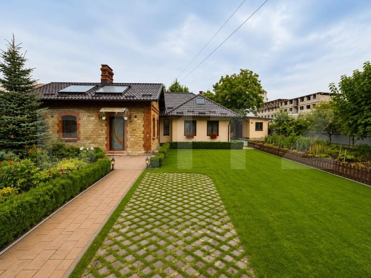 Casă individuală cu 5 camere cu Teren 1427 Mp în Burdujeni