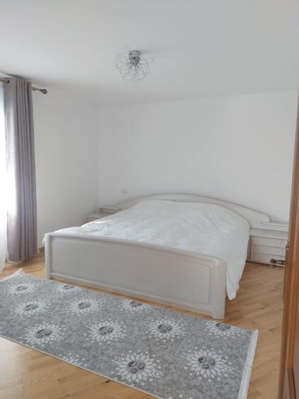 Casă cu 4 camere cu Teren 300 Mp în Marginea