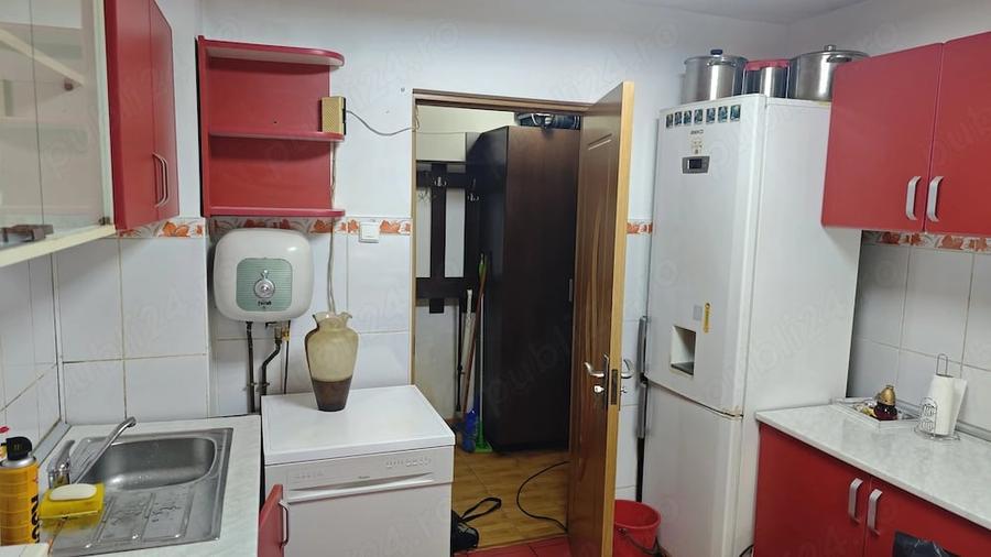 Apartament cu 3 camere decomandat în Crihala