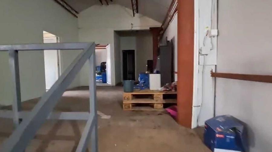 Spațiu comercial, de 800 mp, în Central