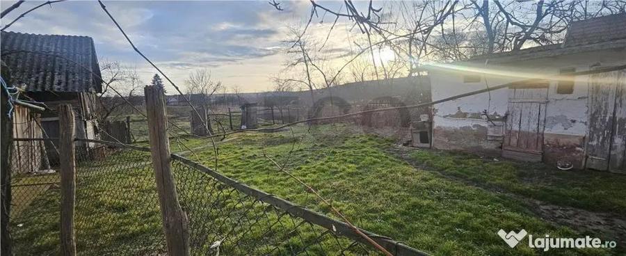 Teren de 2117 mp, în Cetariu