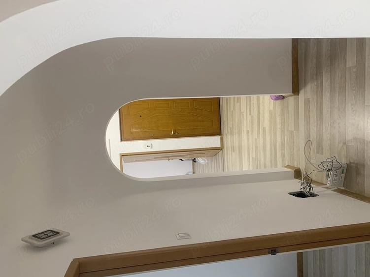 Apartament cu 3 camere decomandat în Albești