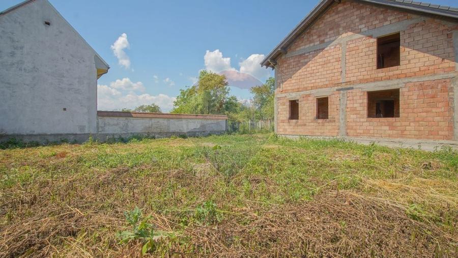 Teren Construcții intravilan de 755 mp, în Cristian