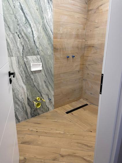 Duplex cu 4 camere cu Canalizare în Iris