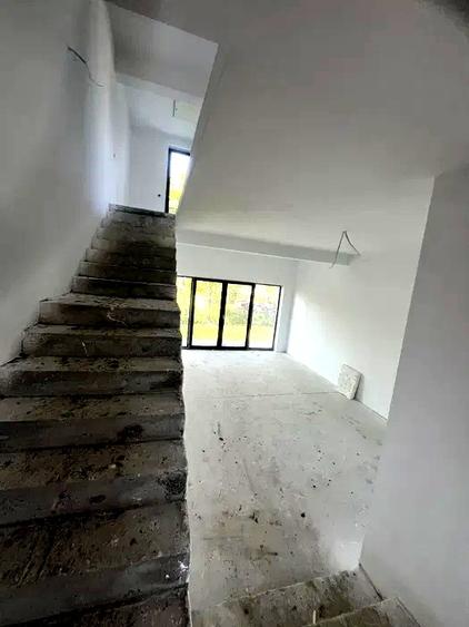Duplex cu 4 camere cu Canalizare în Jucu