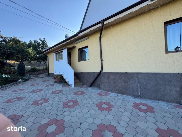Casă cu 4 camere cu Teren 1160 Mp în Podari