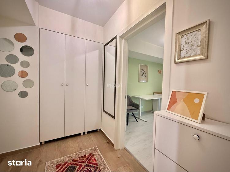 Apartament cu 3 camere în Podu Roș