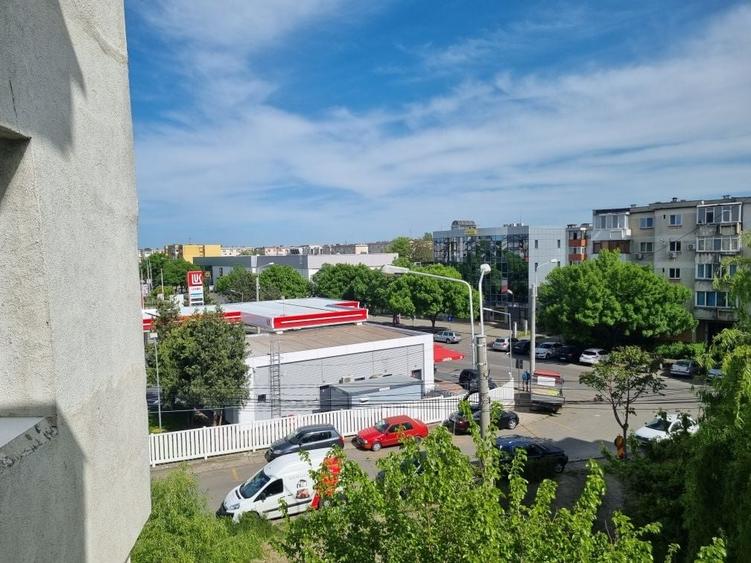 Apartament cu 2 camere decomandat în Mihai Bravu
