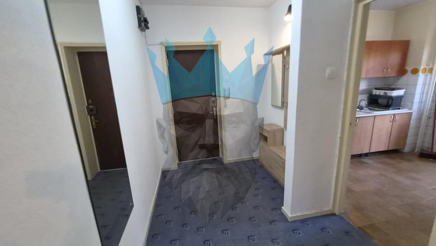 Apartament cu 3 camere decomandat, mobilat în P-ța Unirii