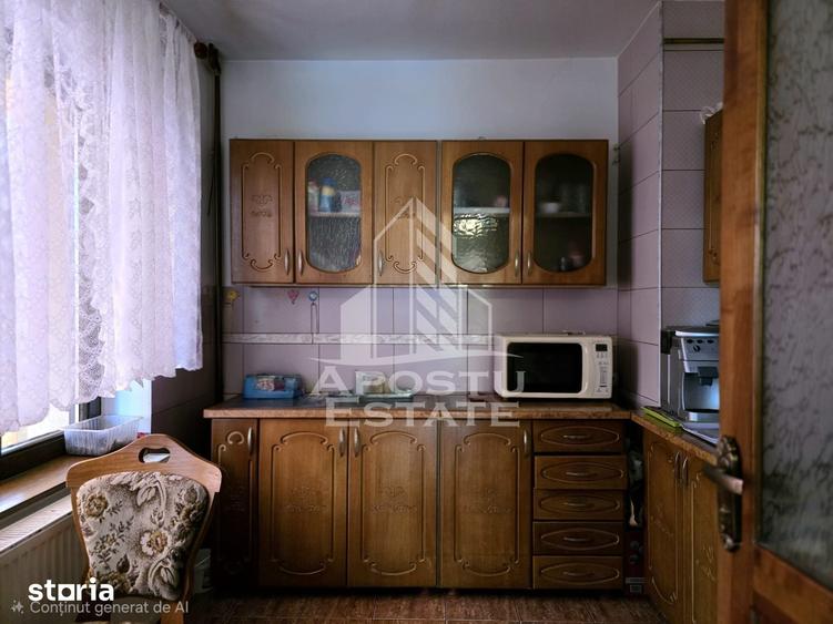Casă cu 5 camere cu Teren 1016 Mp în Central