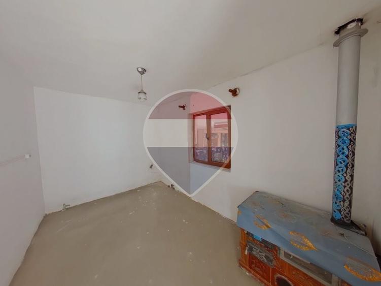 Casă individuală cu 6 camere cu Teren 722 Mp în Crăciunești