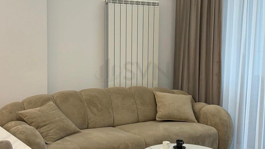 Apartament cu 3 camere semidecomandat, mobilat în Pipera