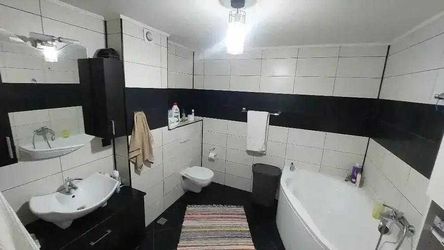 Apartament cu 3 camere decomandat în Gării