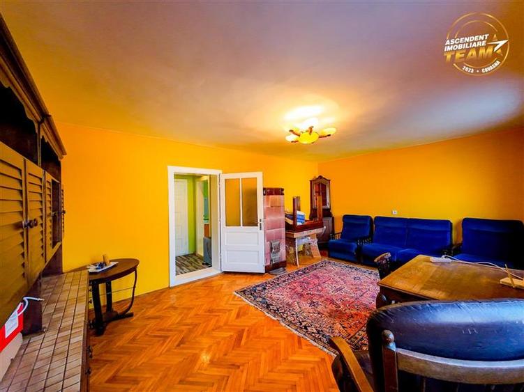 Casă individuală cu 2 camere cu Garaj în Exterior Est