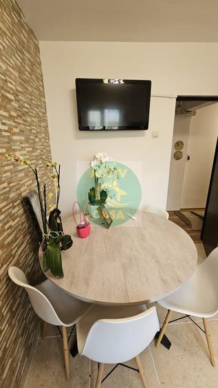 Apartament cu 3 camere semidecomandat în Est