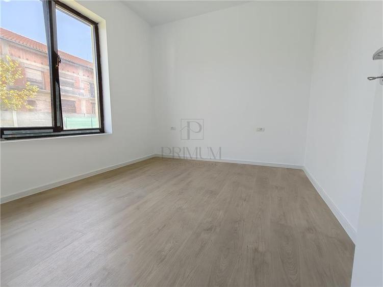 Duplex cu 4 camere cu Canalizare în Moșnița Nouă