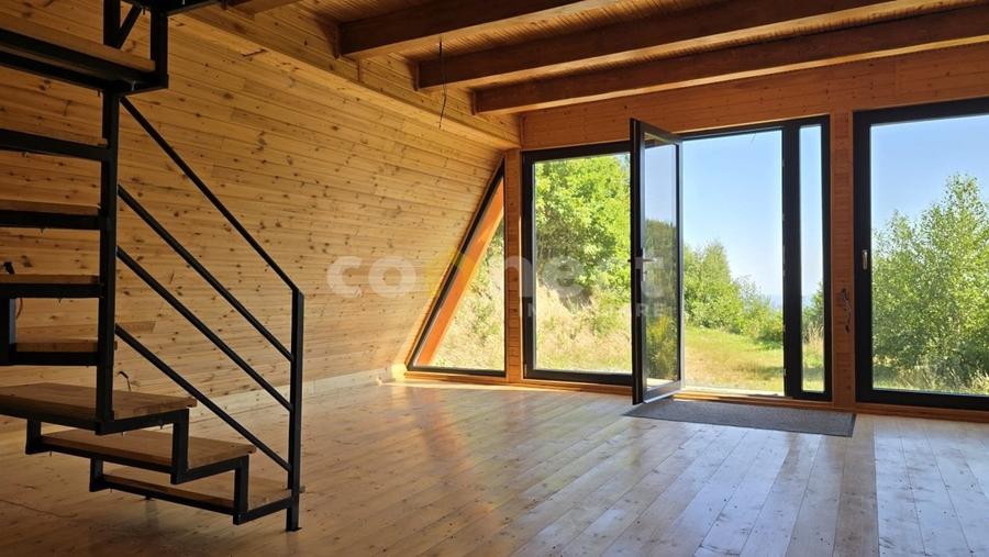 Casă individuală cu 4 camere cu Teren 1537 Mp în Muntele Rece