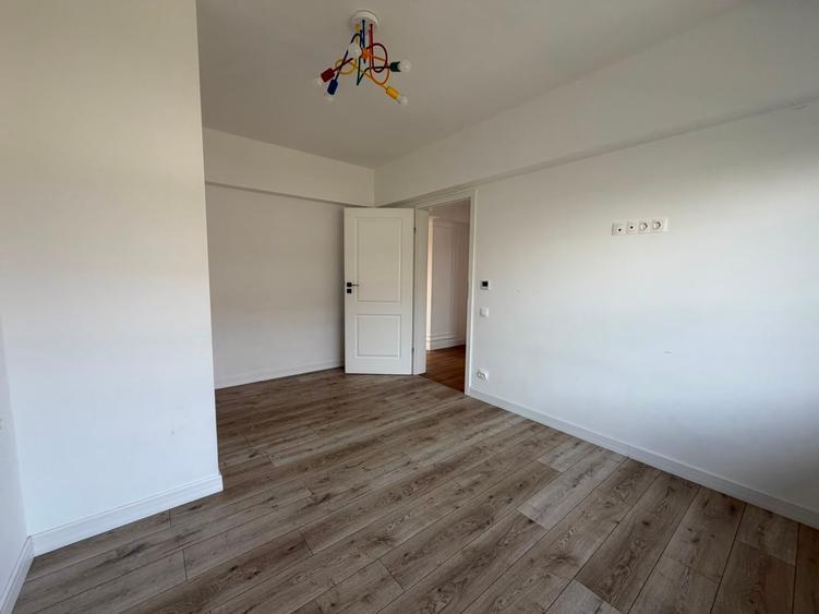 Casă individuală cu 4 camere cu Teren 600 Mp în Balotești