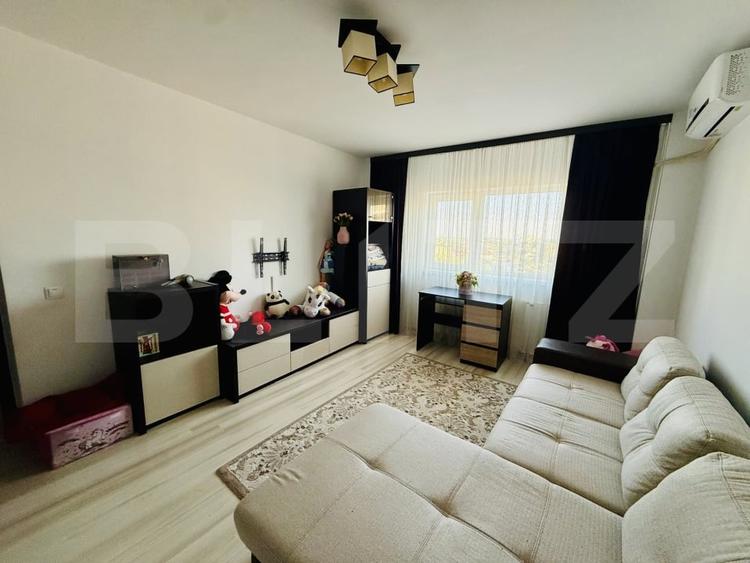 Apartament cu 3 camere decomandat, mobilat în Republicii
