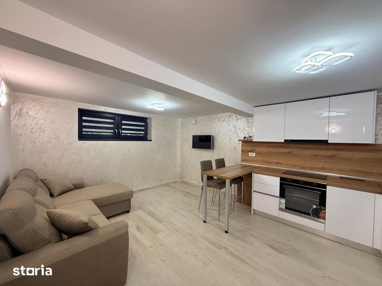 Apartament cu 2 camere decomandat în Cornișa