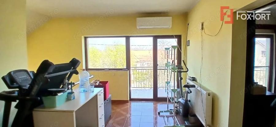 Casă cu 5 camere cu Teren 526 Mp în Ronaț