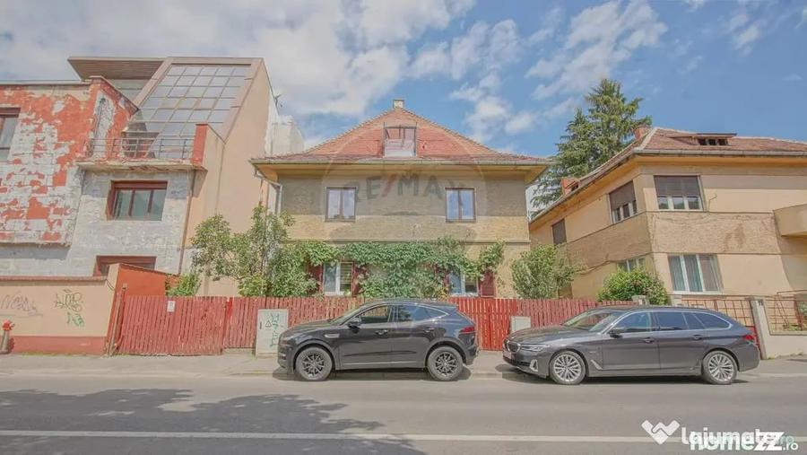 Apartament cu 2 camere semidecomandat în Centrul Istoric