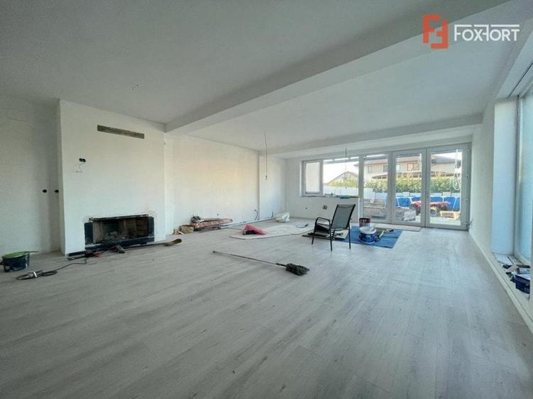Duplex cu 5 camere cu Canalizare în Dumbrăvița