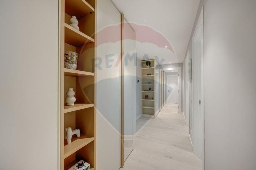 Apartament cu 3 camere decomandat în Aviației