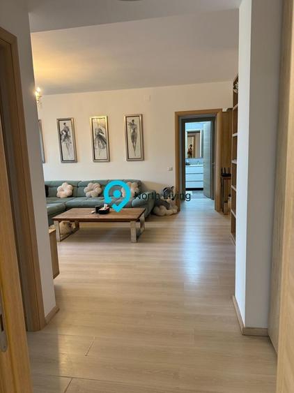 Apartament cu 3 camere, mobilat în Iancu Nicolae