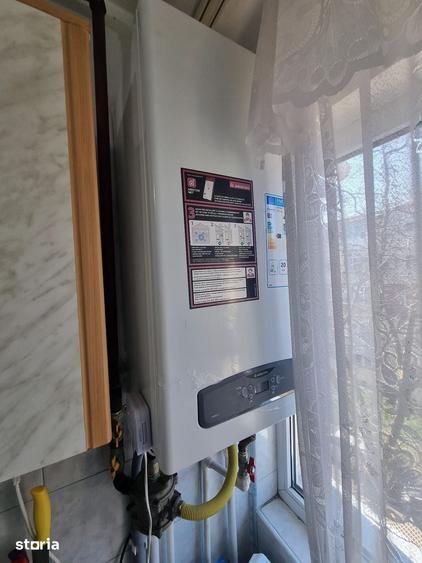Apartament cu 3 camere semidecomandat în Km 4