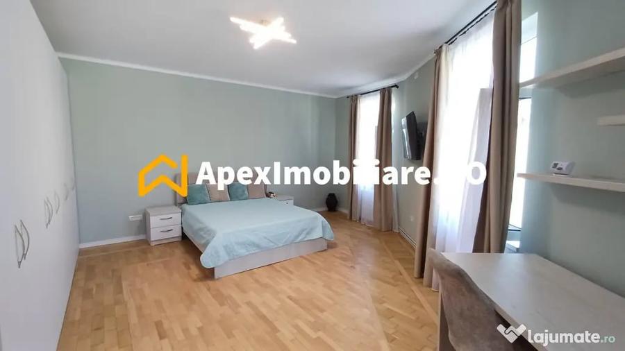 Apartament cu 3 camere semidecomandat în Moșilor