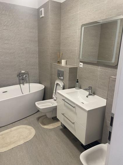 Apartament cu 2 camere decomandat în Florești