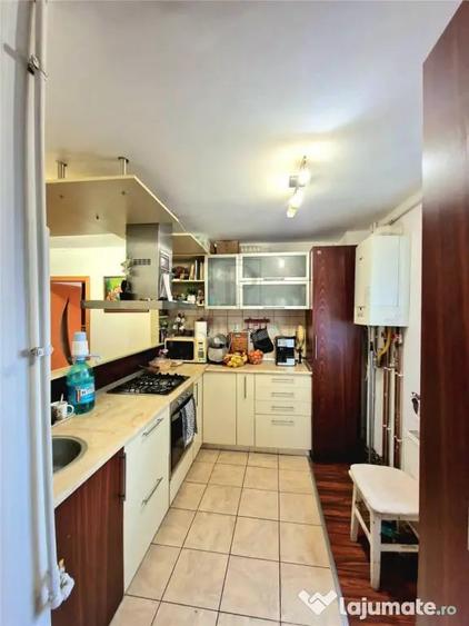 Apartament cu 4 camere decomandat în Steaua