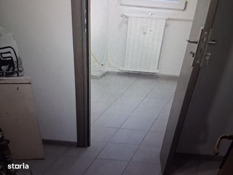 Garsonieră decomandată în Tei